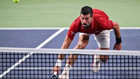 Clipe de groază pentru Djokovic în China. A vomitat și s-a chinuit din cauza căldurii