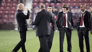 "CFR Cluj acționează pe toate fronturile!** De aceea avem mulți suspendați!" TU CE CREZI?