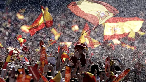 Dinastia Roja!** Presa și fanii sunt în extaz după izbânda de la Euro 2012