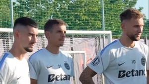 Drăguş şi Korenica abia au venit, că au şi fost luați în primire de colegii de la FCSB!