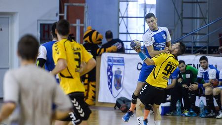 Etapă nebună la handbal! Primele 3 clasate au fost învinse în deplasare. Bozo Rudic revine în Liga Națională, ca antrenor la Energia Tg. Jiu. CSM Focșani, primul succes din istoria clubului în prima ligă