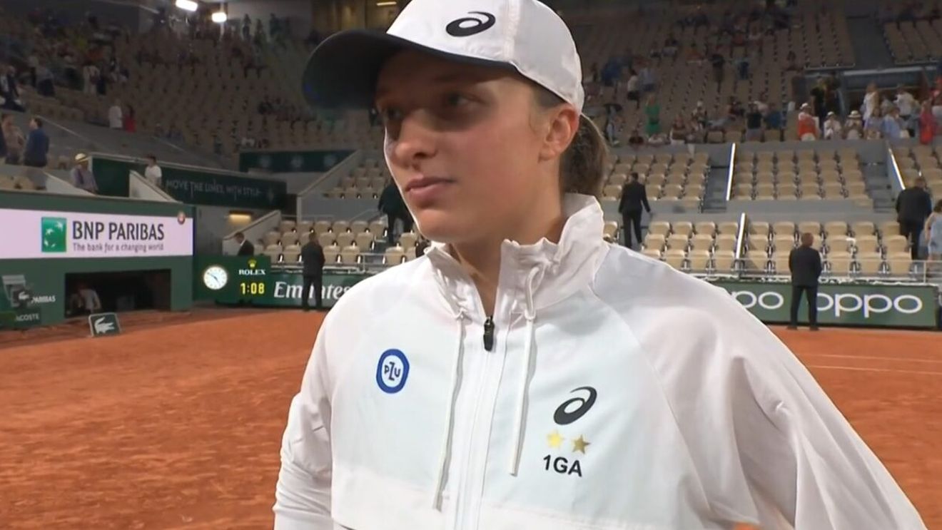 „Când ai de gând să te oprești?" Iga Swiatek, declarație surpriză despre Simona Halep imediat după ce a primit trofeul de la Roland Garros