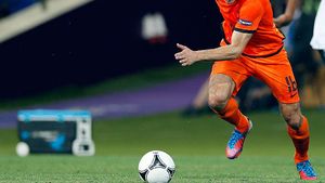 City a găsit încă o ofertă pentru a-l convinge pe Wenger să-i dea drumul lui Van Persie:** dă 21 milioane de euro plus un atacant visat de francez