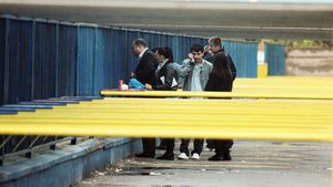 În Ghencea e "Zona Crepusculară"! ** Vezi ce "ȚEAPĂ‚" și-au luat bișnițarii