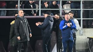 Dorinel Munteanu continuă „războiul” cu fanii Rapidului: „Nu i-am jignit când am spus că sunt bronzați! Se duc prin Dubai și Filipine!”