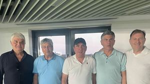 Imaginea serii de la România U19 - Danemarca U19 3-0: Gică Hagi, Mircea Lucescu, Ioan Andone şi Ionuț Lupescu au văzut triumful categoric