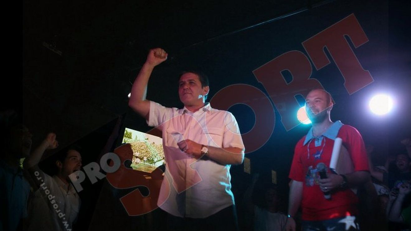 FOTO** Legendele Stelei, reunite! Fanii au îngenuncheat în fața lui Lăcătuș! Piți nu a venit!