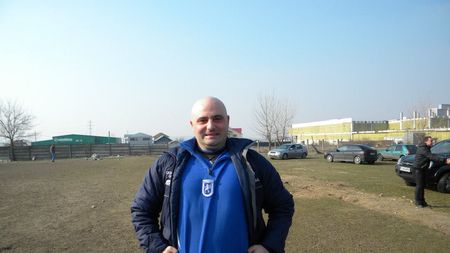 Sepsi stinge o altă fumigenă a lui Adrian Mititelu: „Actul a fost semnat de Cătălin Rizan imediat după ce FCU a venit cu autocarul la stadion. Dânsul este filmat pe camere!” | EXCLUSIV