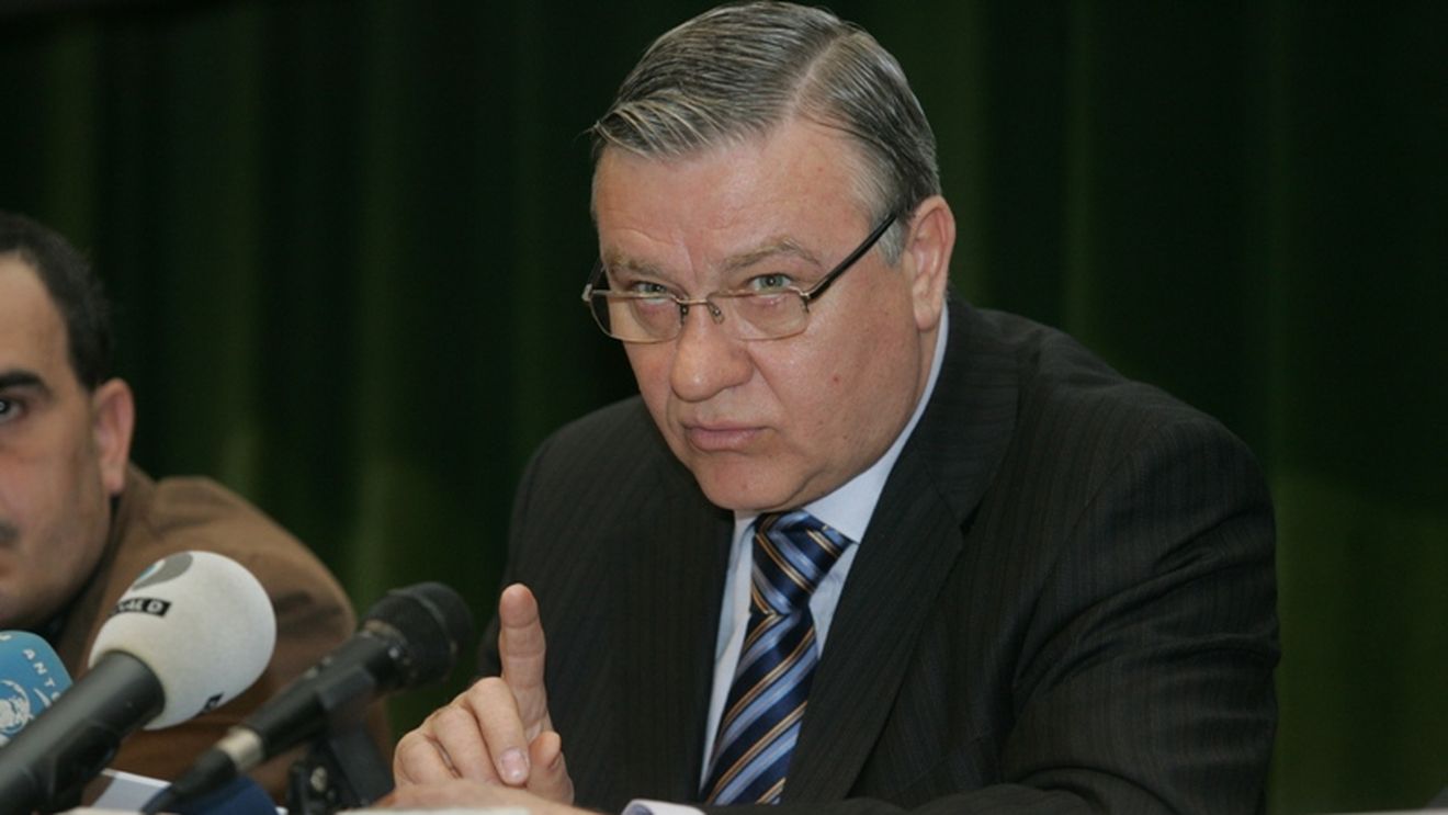 Sandu: "Florea este o marionetă dirijată de sus"