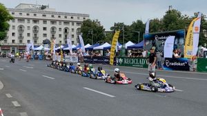 Spune povești pe Youtube și se dă cu kartul electric! Are doar zece ani