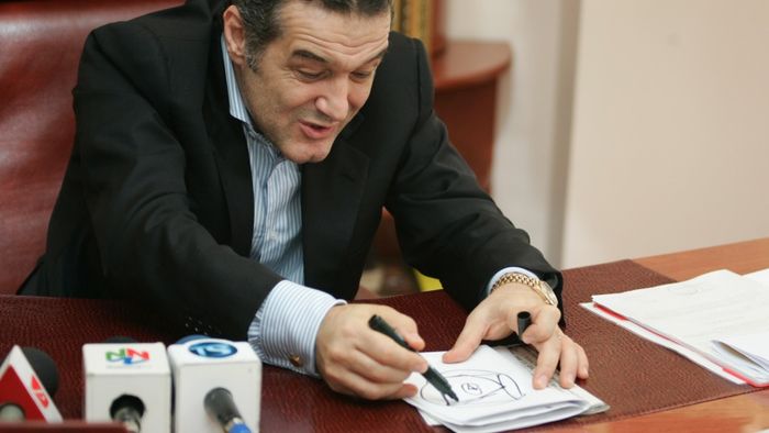 Nemții îl cunosc pe Becali: "Dictează echipa antrenorilor!"