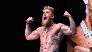 Transformarea lui Jake Paul. Cum a ajuns „cel mai detestat om din lume” de la războiul cu vecinii pe care îi teroriza la o luptă pentru zeci de milioane de euro cu Mike Tyson