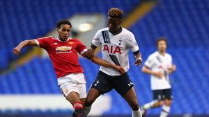 Marea speranță trecută pe la Manchester United și City a ajuns în România! A efectuat primul antrenament și e așteptat să semneze contractul în zilele următoare