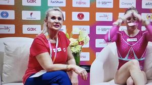 Frustrare uriașă pentru Sabrina Voinea. Gimnasta din România a ratat podiumul mondial la sol, deși a terminat la egalitate cu locul 3: cum s-a făcut departajarea