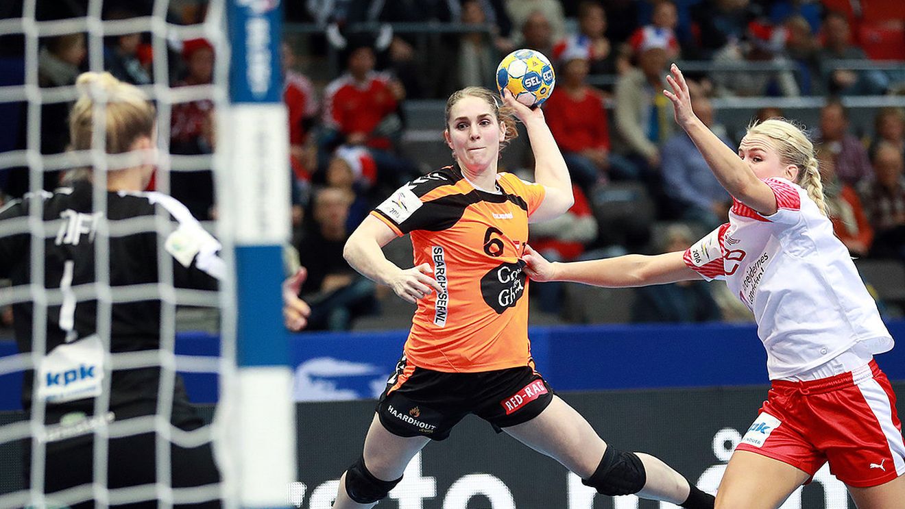 Ferencvaros, unul din posibilii adversari ai CSM București în "sferturile" Ligii Campionilor, transferă un inter dreapta foarte bine cotat în lume