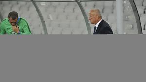 EXCLUSIV | "Dacă era ceva mă duceam în vestiar, lămuream totul pe loc". Situația lui Dică, prin ochii unui antrenor legendar din Ghencea