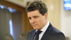 Reacția lui Nicușor Dan după moartea lui Emeric Ienei. Președintele deplânge dispariția legendarului antrenor: „Noblețe sufletească”