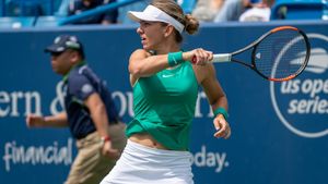 Alergătoare de cursă lungă! Simona Halep a ajuns în semifinale la Cincinnati după o zi cu două victorii obținute în mai puțin de 3 ore de joc