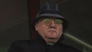 „DNA e cu ochii pe Gigi și pe Giovani"