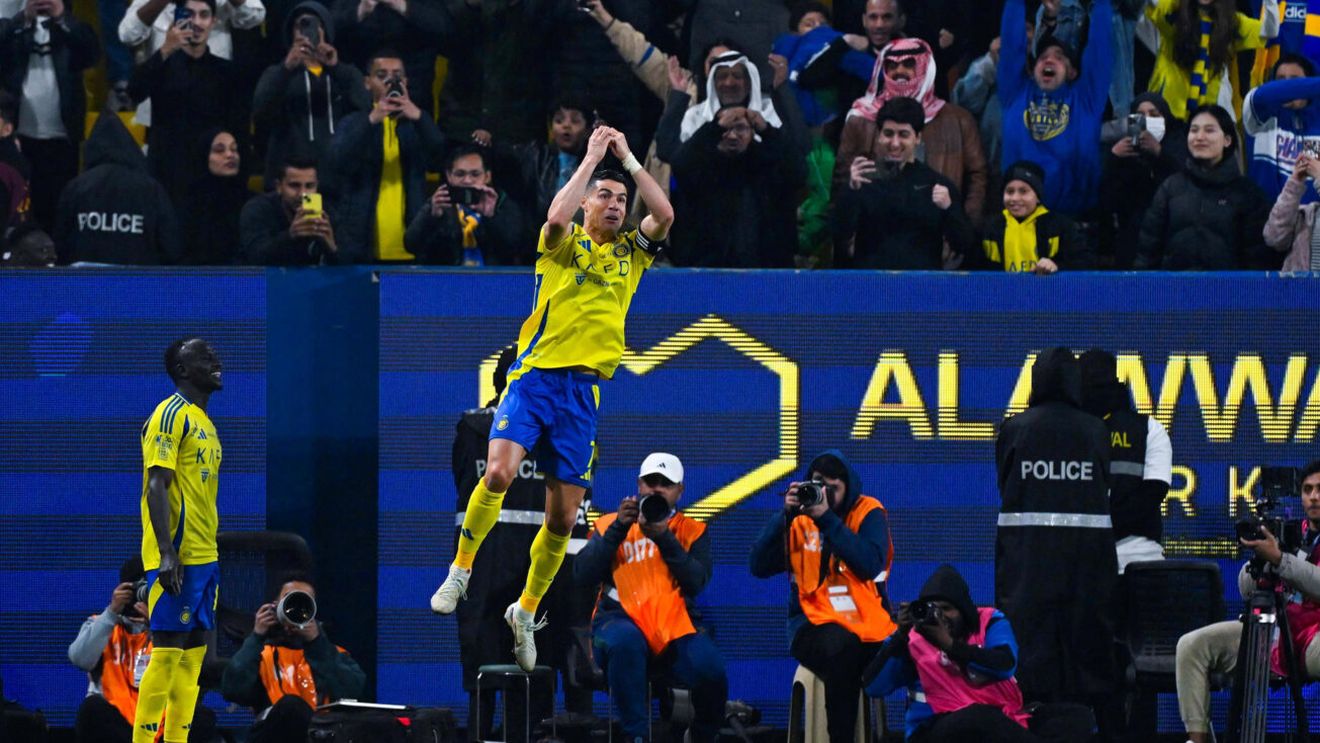 Arabii au ştiut ei de ce l-au îmbrăcat în aur pe Cristiano Ronaldo! Impactul superstarului pentru fotbalul saudit este colosal