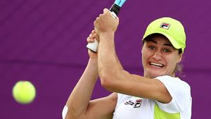 Monica Niculescu a urcat un loc în clasamentul WTA,** 7 românce în TOP 100