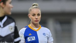 Cea mai sexy fotbalistă din lume a schimbat echipa. Destinație surpriză pentru blonda superbă de 24 de ani