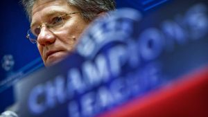 Ungurii ne-au făcut-o și pe asta!** Cum le-au fost date vecinilor pe tavă "94 de milioane de euro" din istoria modernă a fotbalului românesc