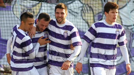 Descătușare alb-violetă în derbyul Timișoarei.** ASU Poli a trecut la scor de 