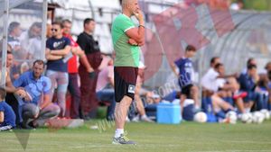 CFR, cu transferurile pe bancă. Jucătorii noi nu l-au convins pe Miriuță: "Tot cei vechi vor duce greul"