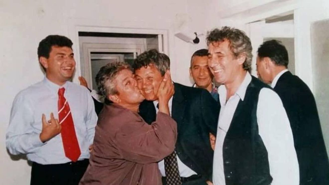 Pierdere grea pentru suflarea dinamovistă: A murit celebrul "Nicu Galerie"! "De data asta e adevărat". Povești fabuloase cu Mircea Lucescu: "A vrut să mă angajeze la o herghelie, dar am ajuns să culeg kiwi". Cum a mai fost declarat decedat: "De a doua moarte nu știu nimic"