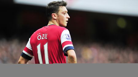 Wenger i-a aruncat mânușa lui Ozil: "E la vârsta de aur a unui fotbalist"