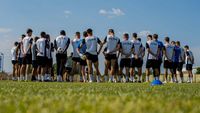 A semnat după ce a bătut palma cu Gigi Becali, iar acum a ajuns în cantonamentul FCSB! Primele imagini din Olanda cu internaționalul român