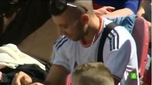 VIDEO Gest sfidător al unui fan al Realului la meciul Barcei cu Getafe: a venit în mijlocul galeriei catalanilor îmbrăcat în tricoul "galacticilor"