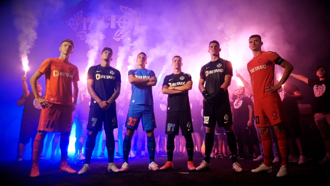 Detaliul spectaculos de pe noul echipament FCSB care face diferența! Ce apare pentru prima dată în istorie pe tricourile roș-albaștrilor: „Este gestul nostru de a le multumi”