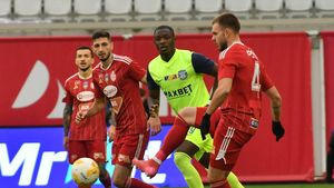 Licitație în Superliga! Fostul fundaș de la FCSB, ofertat de Dinamo și de nașul-antrenor de la FC Botoșani: „Nu semnează ca împușcatul”