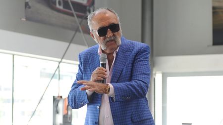 Ion Țiriac face „bijuteria” din Braşov în proiectul de 100.000.000 de euro! Transformă ștrandul într-un patinoar de 5 stele