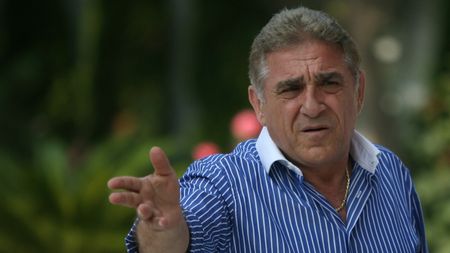 Ioan Becali, povești 'nebune' din închisoare: "Mă, tu ești homosexual? Da, sunt! De mâine...". Când se eliberează Borcea, 'menajera' din celulă și momentul în care fostul acționar de la Dinamo s-a speriat teribil: "Victoraș, vino că l-am văzut!"