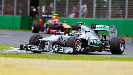 Hamilton apără mutarea la Mercedes: "Nu mă interesează cei care mă critică"