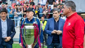 Semnează Victor Pițurcă un contract cu CSA Steaua? Mesajul misterios al lui Daniel Oprița