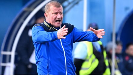 Dorinel Munteanu nu mai poate rezista presiunii și cedează în războiul cu arbitrul de la meciul cu Dinamo! „L-am făcut idiot! Să mă suspende cât vor”