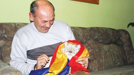 Melindei Geiger îi e dor de Whisky! Pisica :)