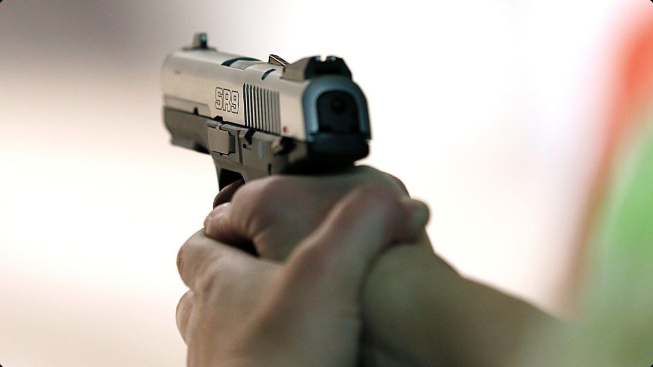 Medaliat olimpic la Beijing, arestat după ce a amenințat un polițist cu pistolul. Era beat și nu avea nici permis de port-armă