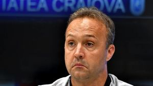 Mihai Rotaru l-a dat afară pe Corneliu Papură de la Universitatea Craiova! Omul de afaceri s-a gândit deja la noul antrenor | EXCLUSIV