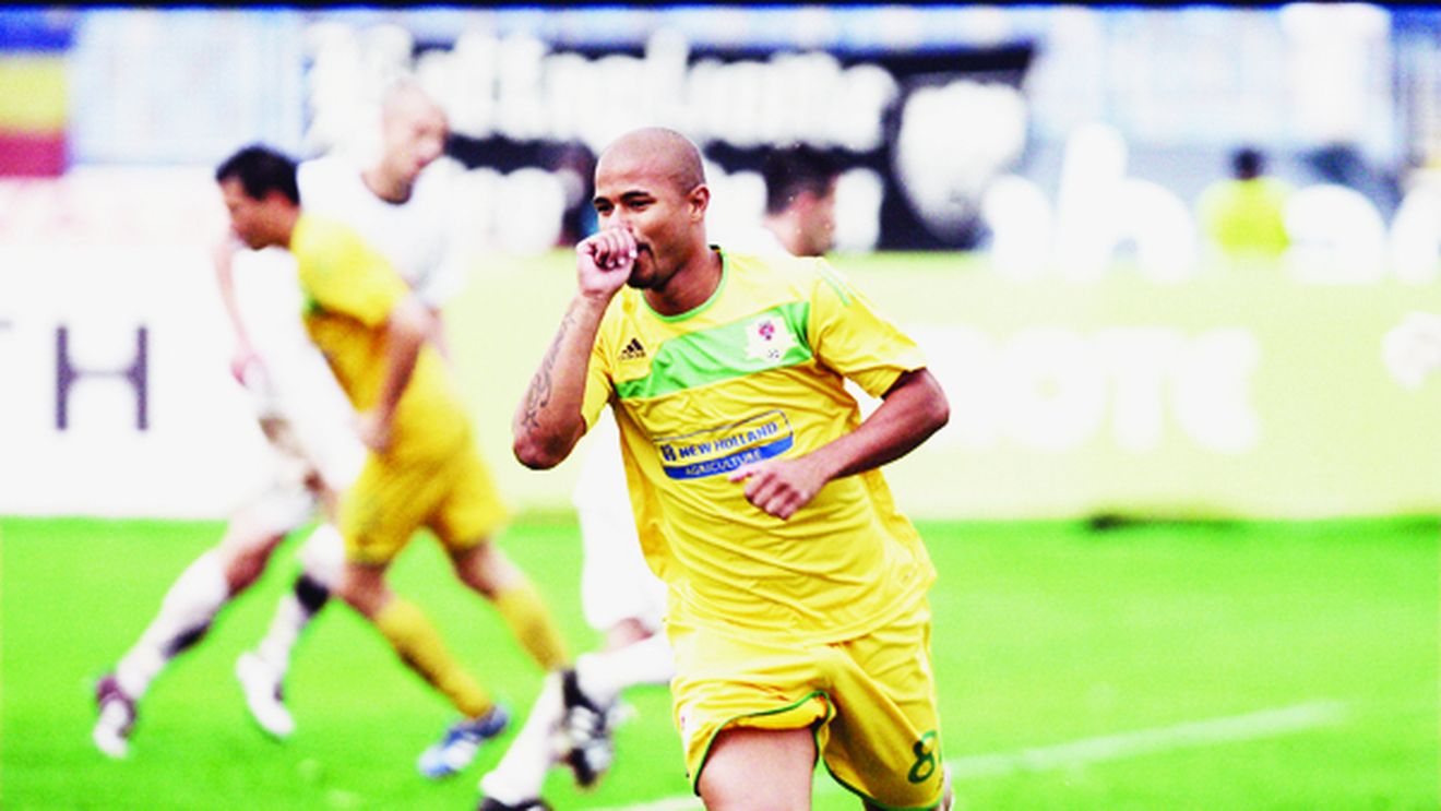 Wesley și-a făcut formație!** Mijlocașul Vasluiului cântă la chitară și la mandolină