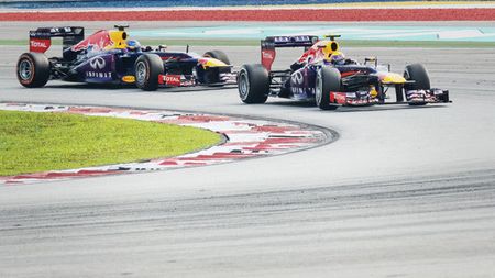 Episod bizar la Sepang!** Vettel a vrut blat pe față: "Mark merge prea încet. Faceți ceva să dispară din fața mea!" 