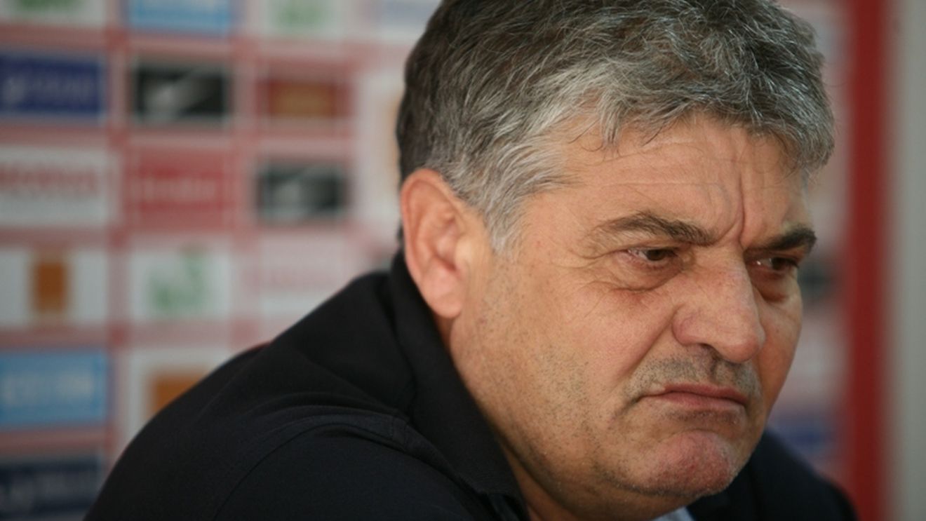 "Adrian Păunescu era un iubitor al fotbalului și al Craiovei! **S-a stins prea repede!"