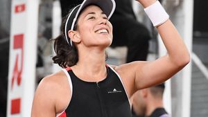 Noaptea eroinelor, la Madrid. Muguruza a depășit un blocaj: "Am simțit că înfrunt o jucătoare de Top 10". O adversară importantă a Simonei Halep scoasă incredibil din luptă: a rămas Ca(r) La dentist după cea mai spectaculoasă minge de meci | VIDEO + tabloul complet al optimilor