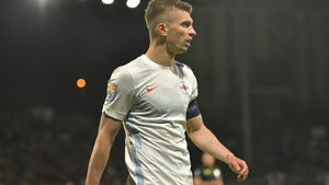 Gigi Becali îl așteaptă la FCSB, dar Florin Tănase are timp de alte lucruri! Unde e acum atacantul