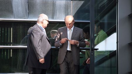 Doar 3 milioane de euro minus