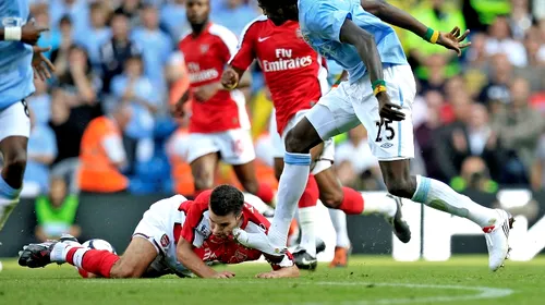 VIDEO** „Răzbunarea” lui Adebayor! Îl calcă pe Van Persie și se bucură după gol în fața fanilor lui Arsenal